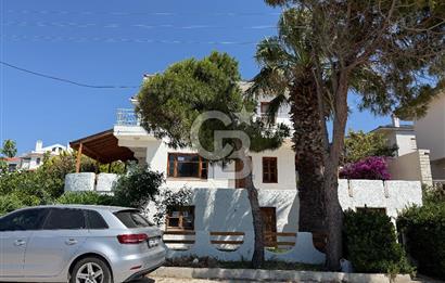 Çeşme Yalı Mahallesinde Denize Sıfır Kiralık Müstakil Villa