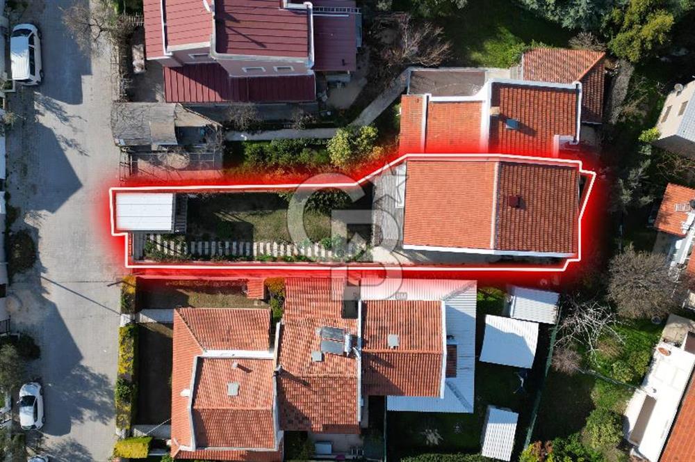 İzmir Çeşme Ilıca'da Satılık 4 + 1 Dubleks Villa