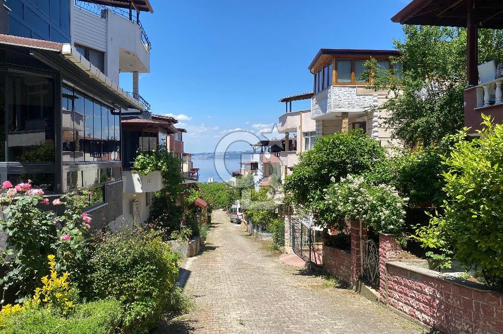 DEREKÖY KARDELEN SİTESİ'NDE SATILIK TRİPLEKS VİLLA