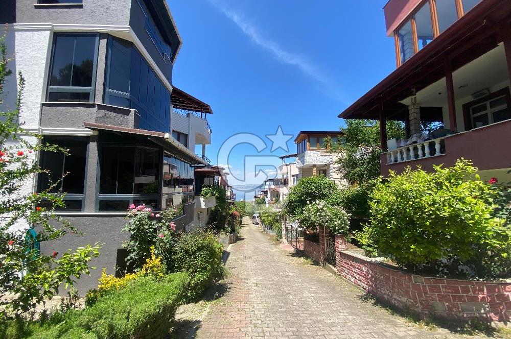 DEREKÖY KARDELEN SİTESİ'NDE SATILIK TRİPLEKS VİLLA