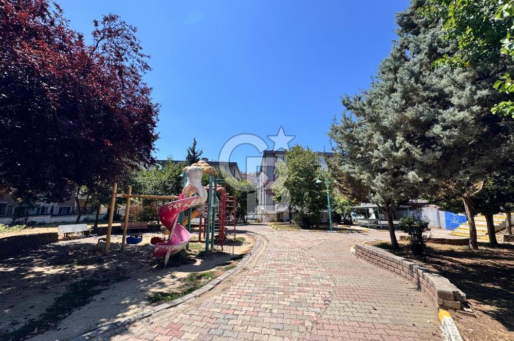 Üsküdar Bulgurlu'da Metroya 3 Dk Site İçinde Ferah 3+1 Daire