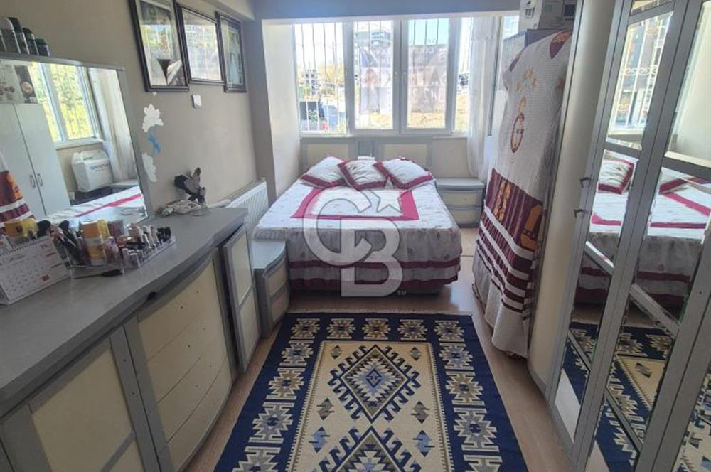 ÇİĞLİ İZKENT'TE LOKASYON AVANTAJLI ARAKAT SATILIK 3+1 DAİRE