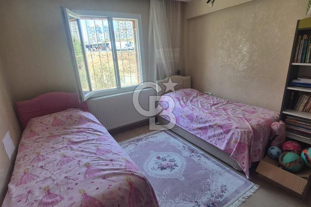 ÇİĞLİ İZKENT'TE LOKASYON AVANTAJLI ARAKAT SATILIK 3+1 DAİRE