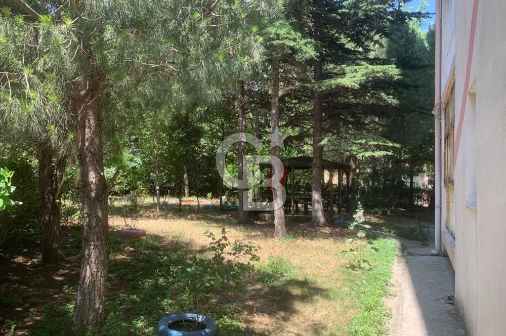 Beylikdüzü Büyükşehir sitesi satılık bahçe katı