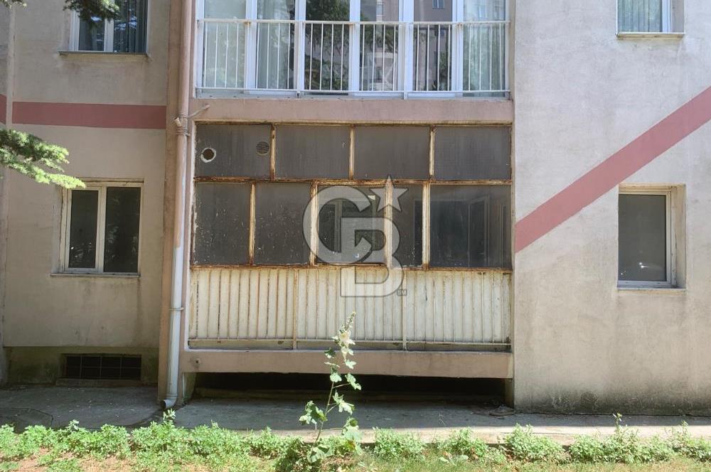 Beylikdüzü Büyükşehir sitesi satılık bahçe katı