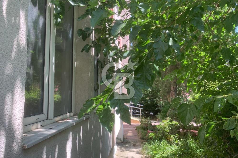 Beylikdüzü Büyükşehir sitesi satılık bahçe katı