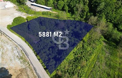 CB Envoy'dan Lütfiye mah. Yola 75 m Cephe 5881 m2 Tarla