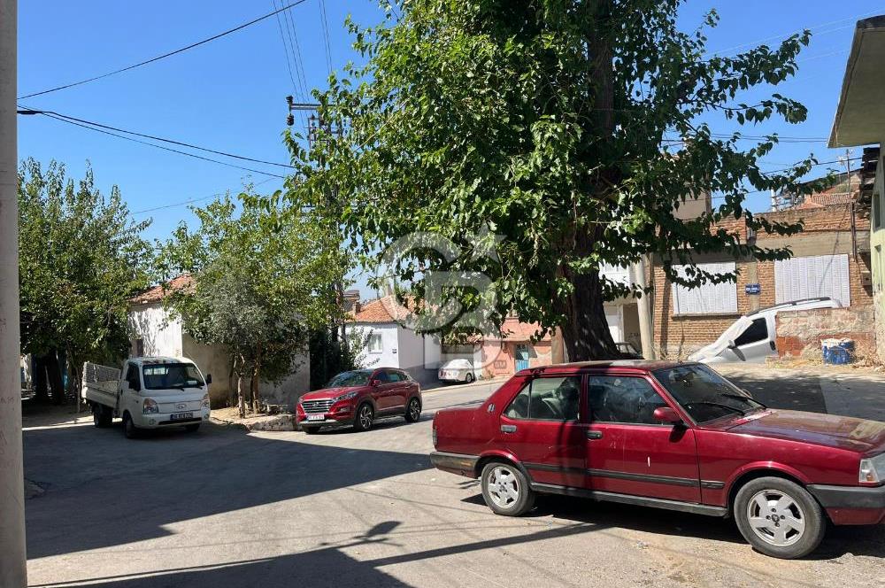 Bayındır Merkezde Satılık Müstakil Taş Ev