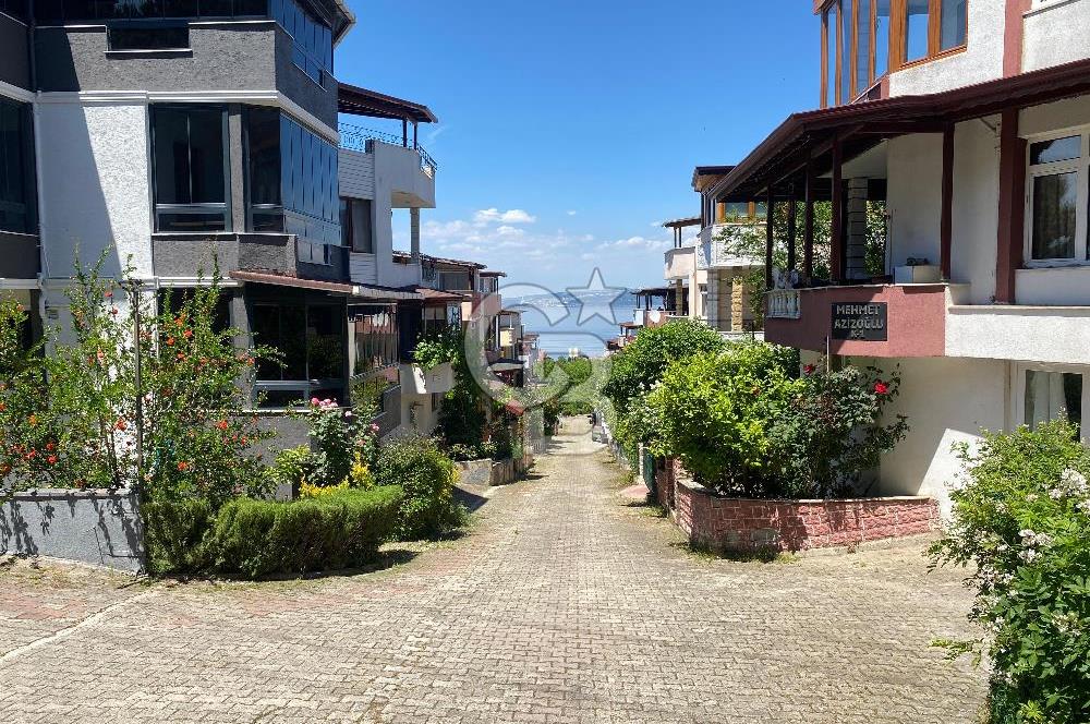 DEREKÖY KARDELEN SİTESİ'NDE SATILIK TRİPLEKS VİLLA
