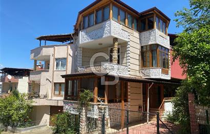 DEREKÖY KARDELEN SİTESİ'NDE SATILIK TRİPLEKS VİLLA