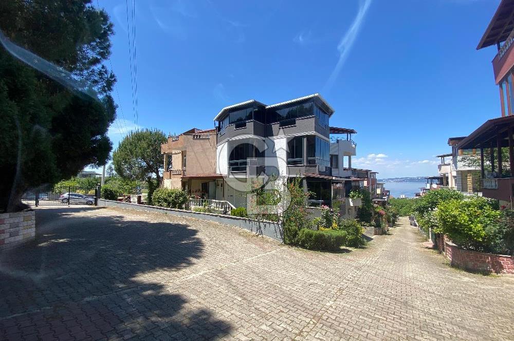 DEREKÖY KARDELEN SİTESİ'NDE SATILIK TRİPLEKS VİLLA