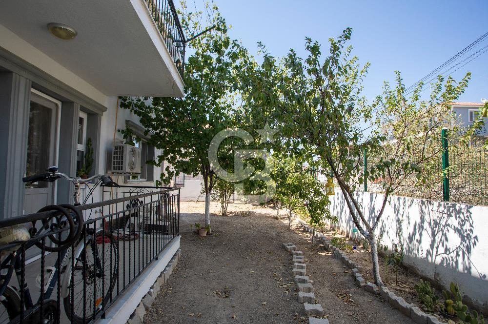 Foça Bağarası Kazım Dirik Mahallesinde Satılık 2+1 Daire