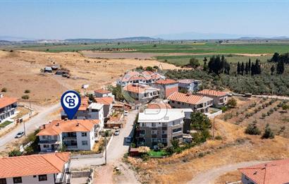 Foça Bağarası Kazım Dirik Mahallesinde Satılık 2+1 Daire
