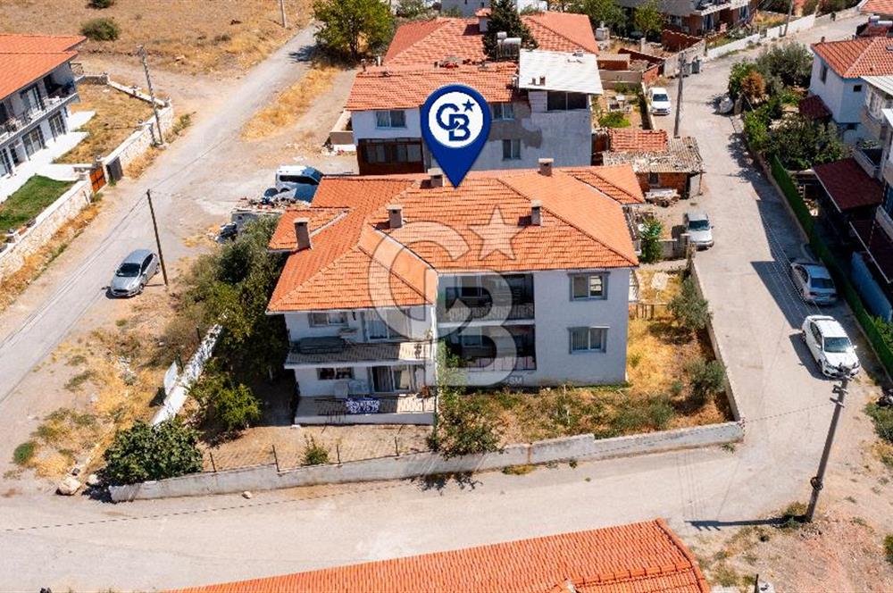 Foça Bağarası Kazım Dirik Mahallesinde Satılık 2+1 Daire