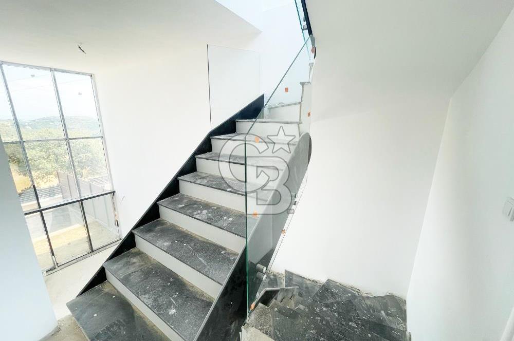 Ayvacık Kozluda Satılık Ful Boğaz Manzaralı 3+1 Satılık Villa !