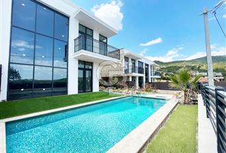 Ayvacık Kozluda Satılık Ful Boğaz Manzaralı 3+1 Satılık Villa !