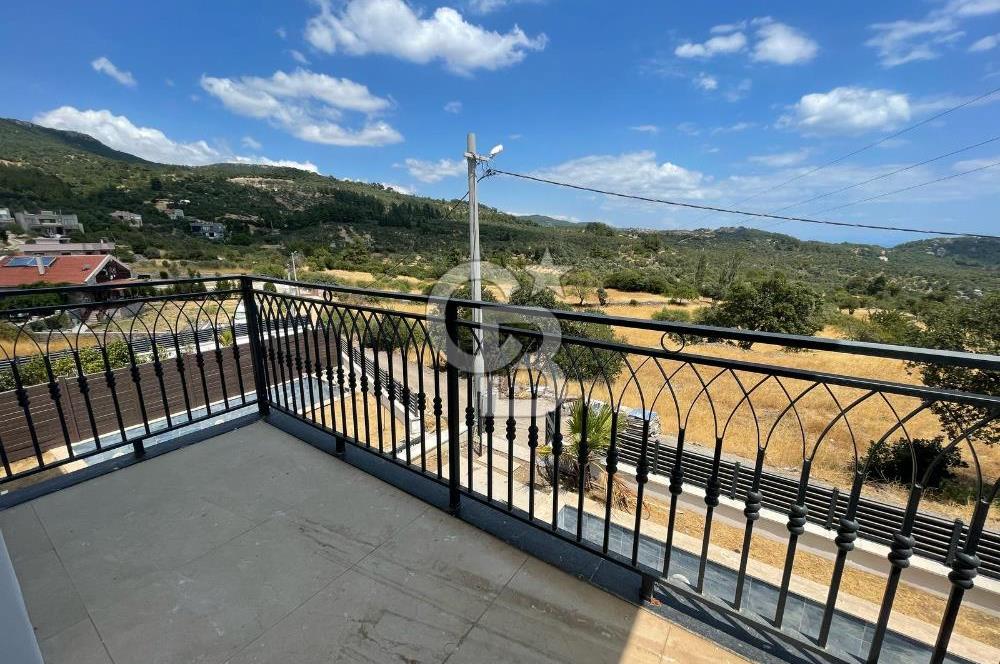 Ayvacık Kozluda Satılık Ful Boğaz Manzaralı 3+1 Satılık Villa !