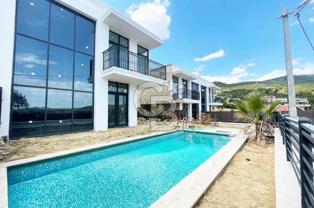 Ayvacık Kozluda Satılık Ful Boğaz Manzaralı 3+1 Satılık Villa !
