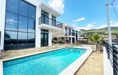 Ayvacık Kozluda Satılık Ful Boğaz Manzaralı 3+1 Satılık Villa !