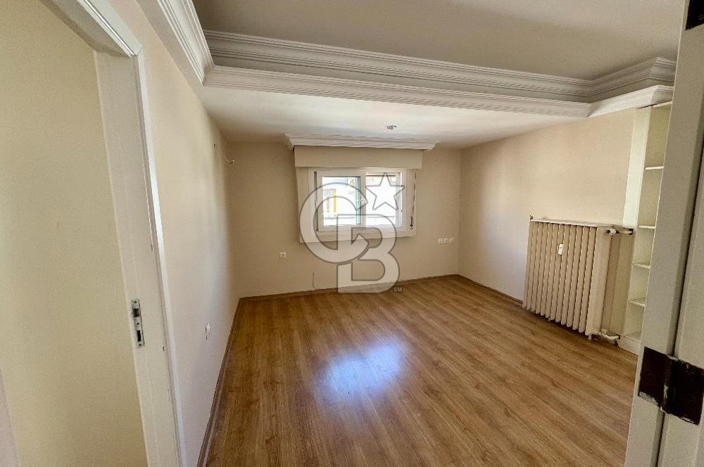 MUHTEŞEM KONUMDA SATILIK 5 + 1 YALI DAİRESİ