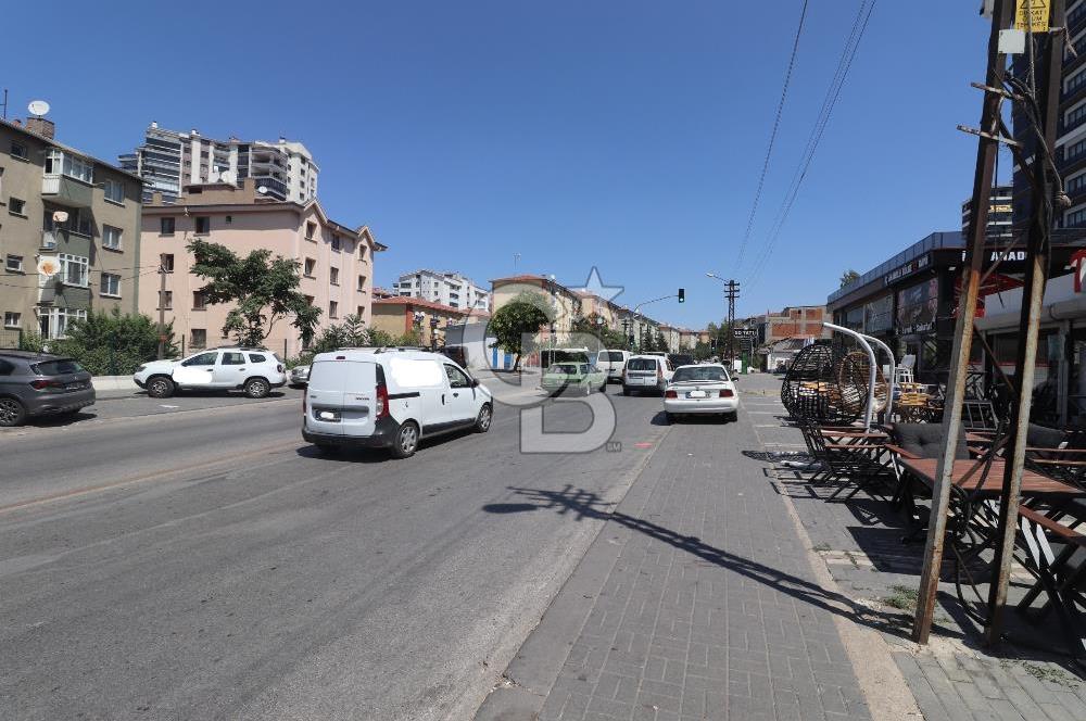 Taşdelen Cad. Üzerinde 350 m² Depolu Kiralık Dükkan