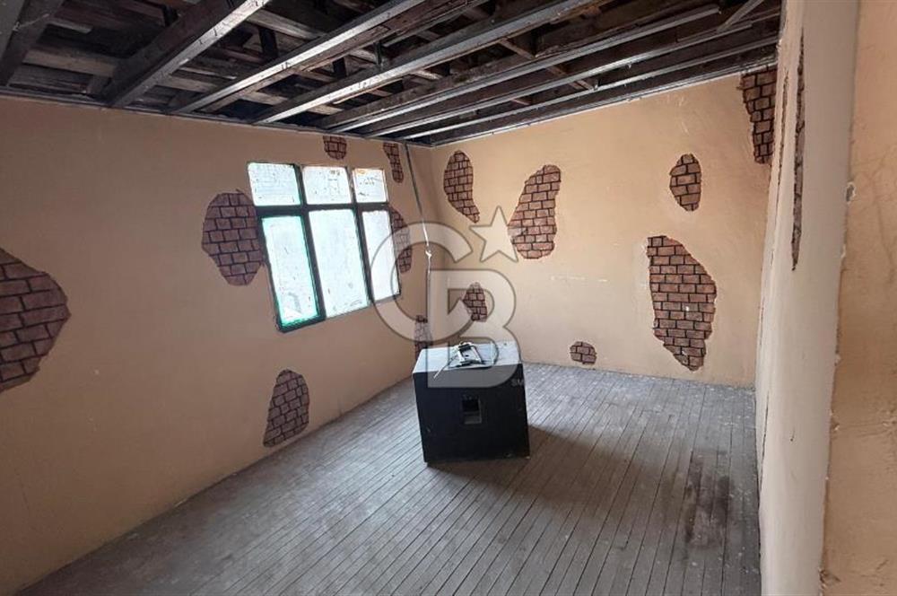 Umurbey Mah. Şehitlik Caddesi 3 Katlı Kiralık Dükkan