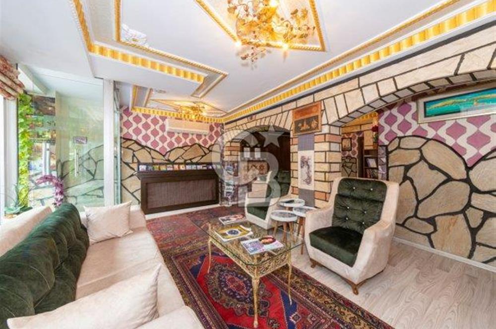 Tarihi Yarımada’da Üzerinde Otel Olan %52 Arsa Hissesi – Sınırlı Fırsat!