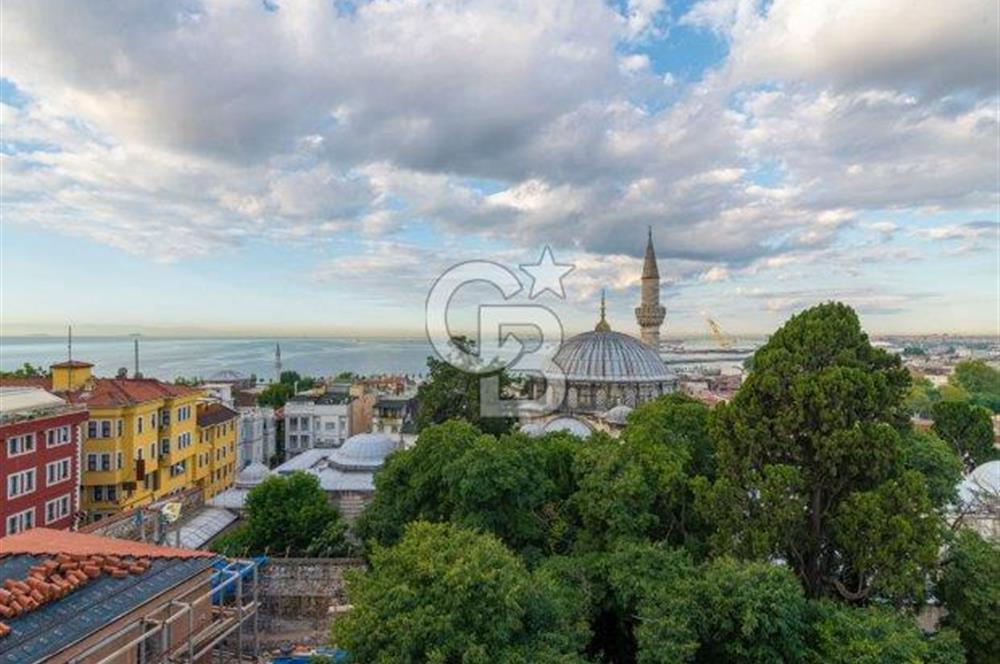 Tarihi Yarımada’da Üzerinde Otel Olan %52 Arsa Hissesi – Sınırlı Fırsat!