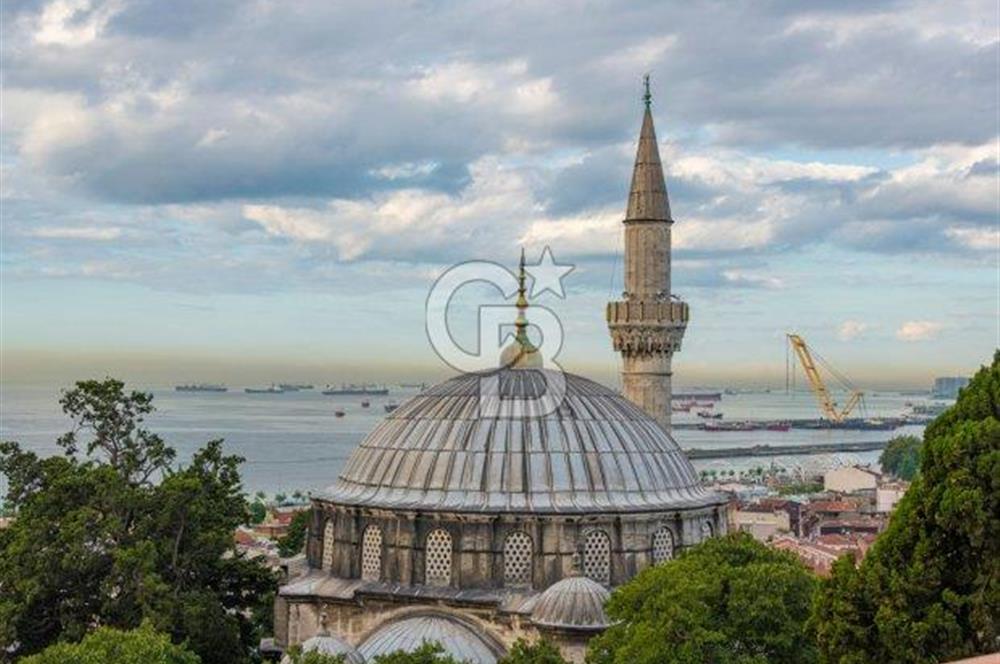 Tarihi Yarımada’da Üzerinde Otel Olan %52 Arsa Hissesi – Sınırlı Fırsat!