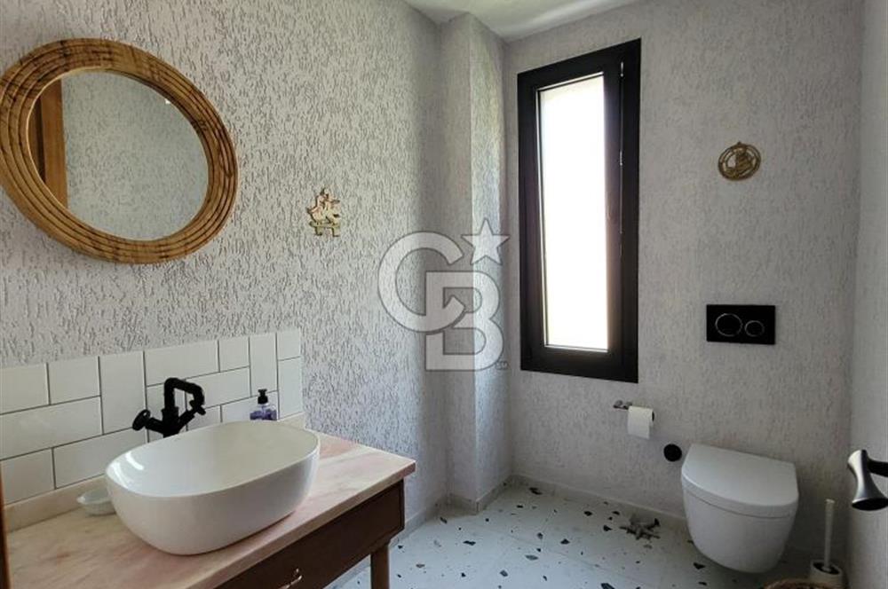 GÜRECE'DE YILLIK KİRALIK TAŞ VİLLA