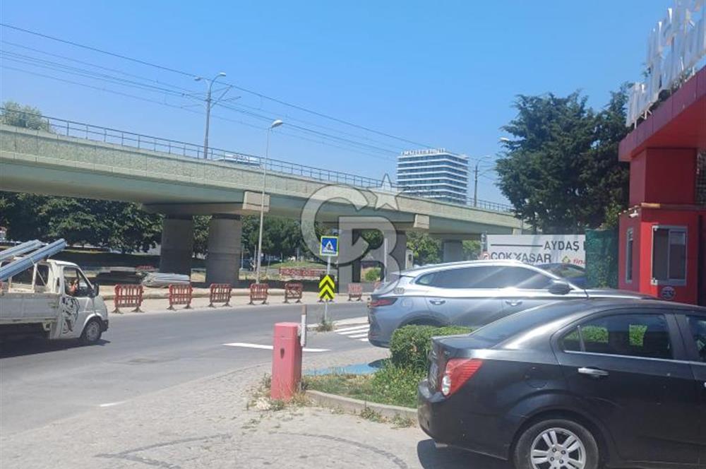 İSTANBUL ZEYTİNBURNU-MERTER AKSINDA ÇOK İYİ KONUMLU OKUL KİRACILI SATILIK TİCARİ MÜLK