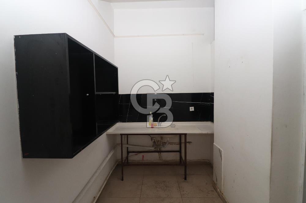 Taşdelen Cad. Üzerinde 350 m² Depolu Kiralık Dükkan
