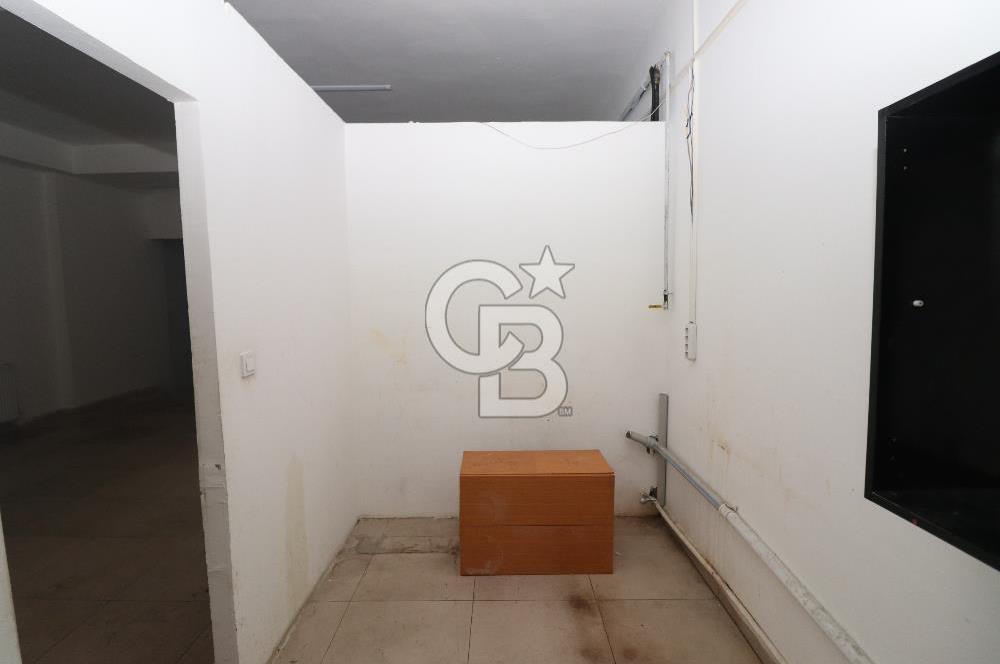 Taşdelen Cad. Üzerinde 350 m² Depolu Kiralık Dükkan