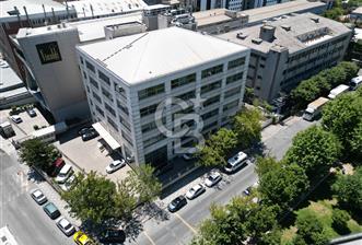 İSTANBUL BASIN EKSPRES YOLUNDA ÇOK FONKSİYONLU KULLANIM ALANINA SAHİP SATILIK TİCARİ MÜLK