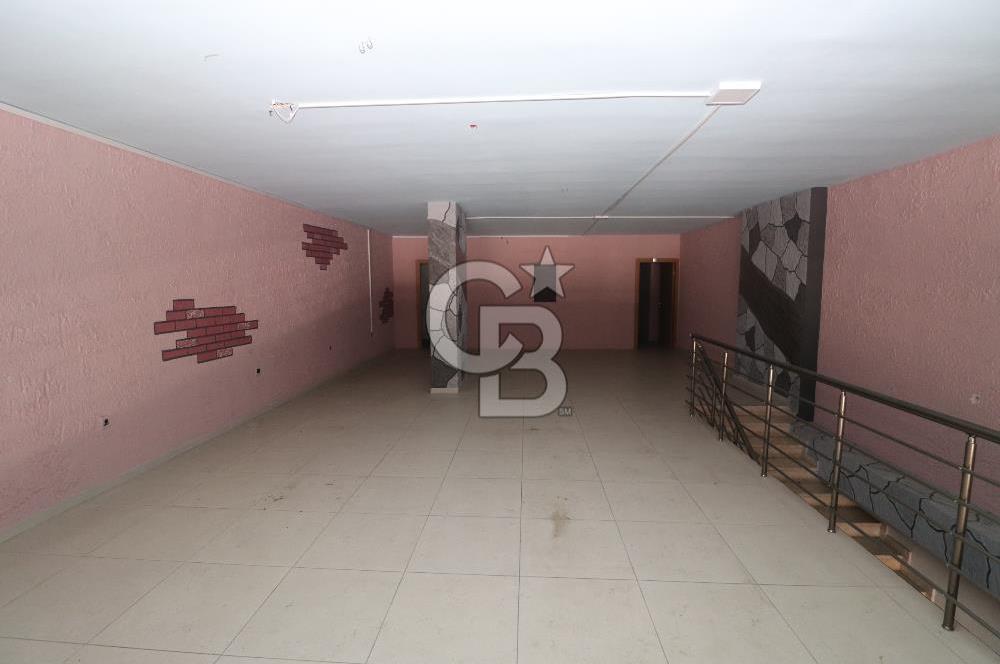 Taşdelen Cad. Üzerinde 350 m² Depolu Kiralık Dükkan