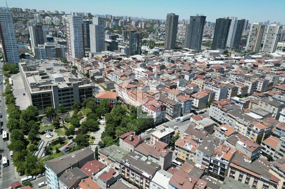 İSTANBUL BASIN EKSPRES YOLUNDA ÇOK FONKSİYONLU KULLANIM ALANINA SAHİP SATILIK TİCARİ MÜLK