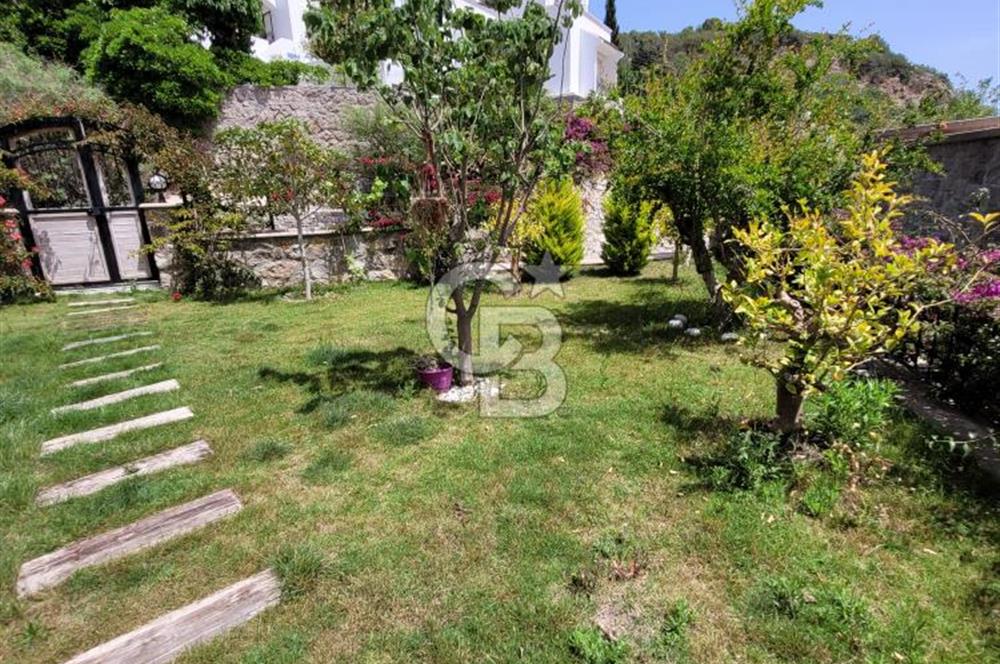 GÜRECE'DE YILLIK KİRALIK TAŞ VİLLA