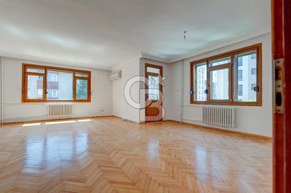 Suadiye Şaşkınbakkal'da 3+1 Balkonlu Kiralık Daire