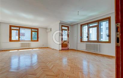 Suadiye Şaşkınbakkal'da 3+1 Balkonlu Kiralık Daire