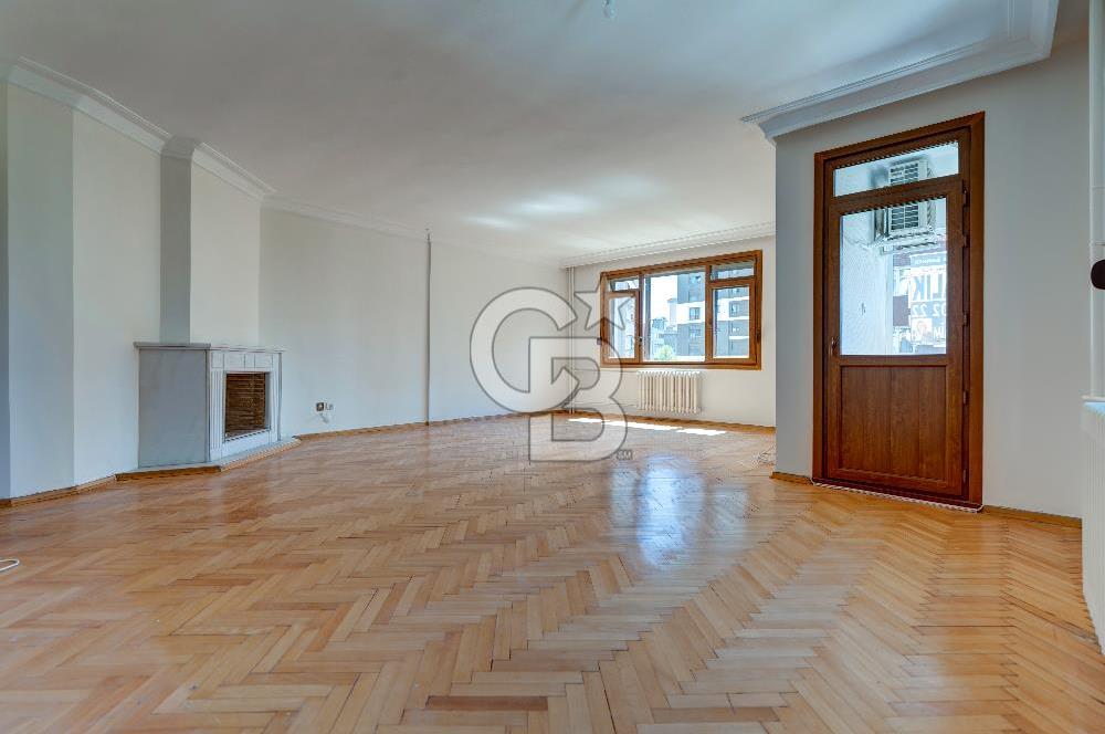 Suadiye Şaşkınbakkal'da 3+1 Balkonlu Kiralık Daire
