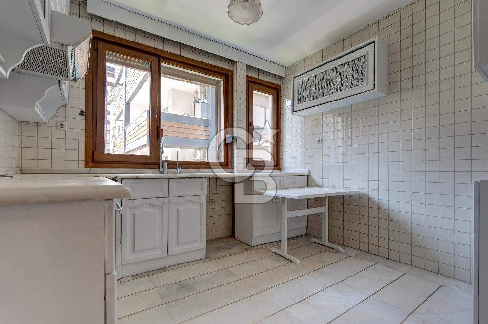 Suadiye Şaşkınbakkal'da 3+1 Balkonlu Kiralık Daire