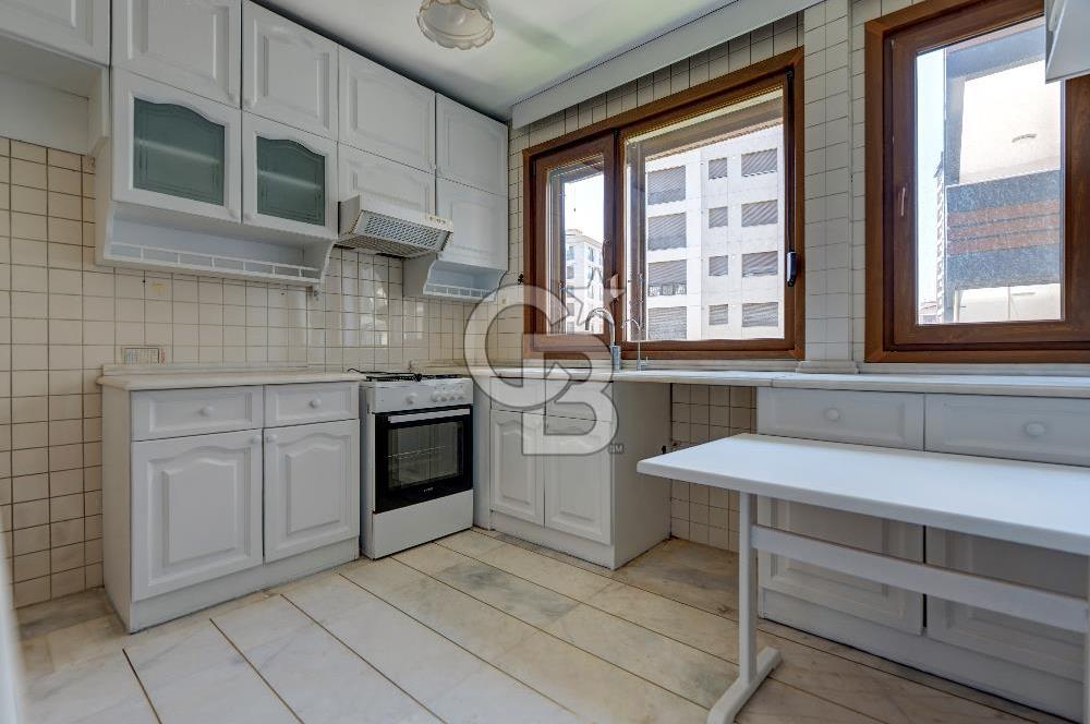 Suadiye Şaşkınbakkal'da 3+1 Balkonlu Kiralık Daire