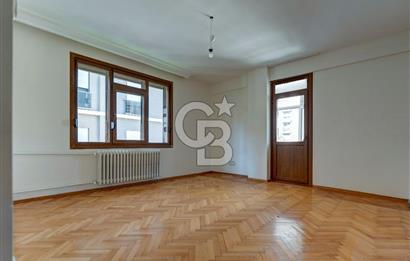 Suadiye Şaşkınbakkal'da 3+1 Balkonlu Kiralık Daire