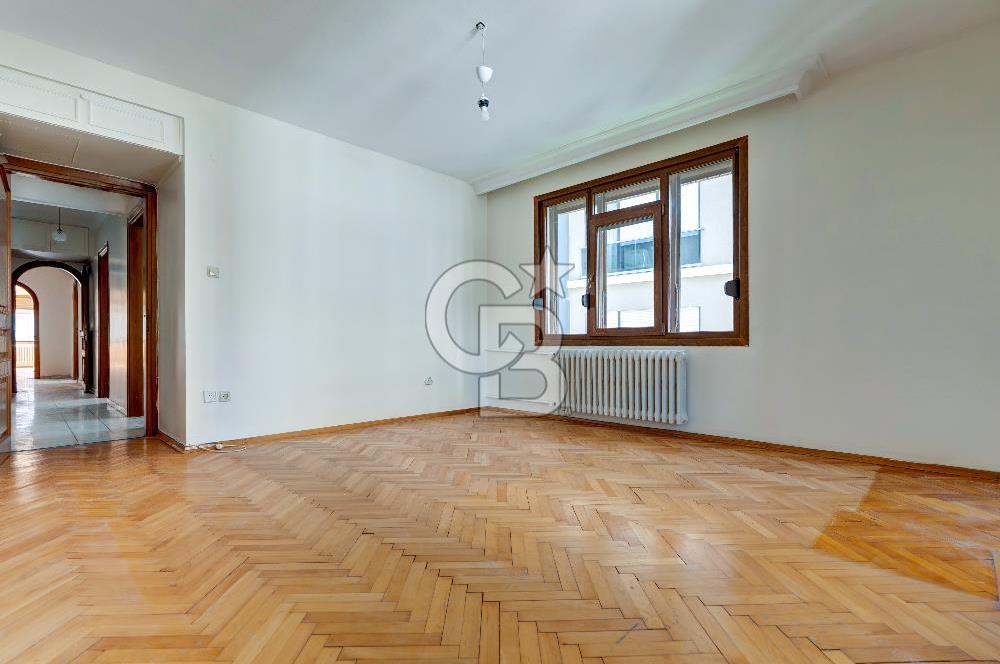 Suadiye Şaşkınbakkal'da 3+1 Balkonlu Kiralık Daire