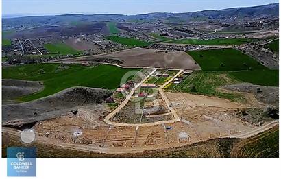 OTURMUŞ SİTEDE GÜNEY CEPHE FULL MANZARALI 490 M2 ARAZİ
