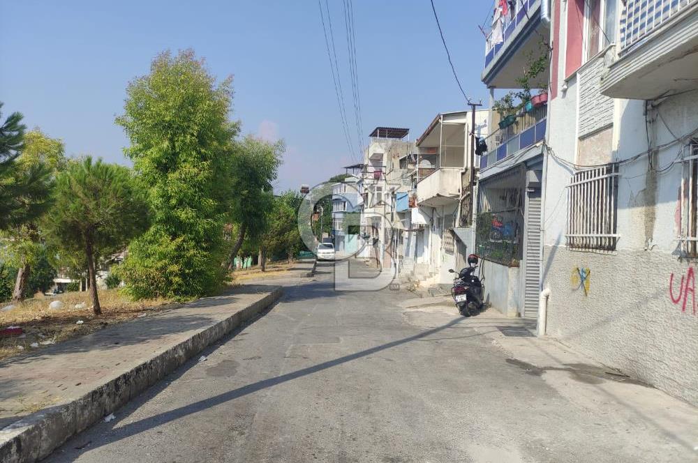 Konak'ta; Yaşam-Yatırım İçin Uygun, Önü Açık Komple Satılık Bina