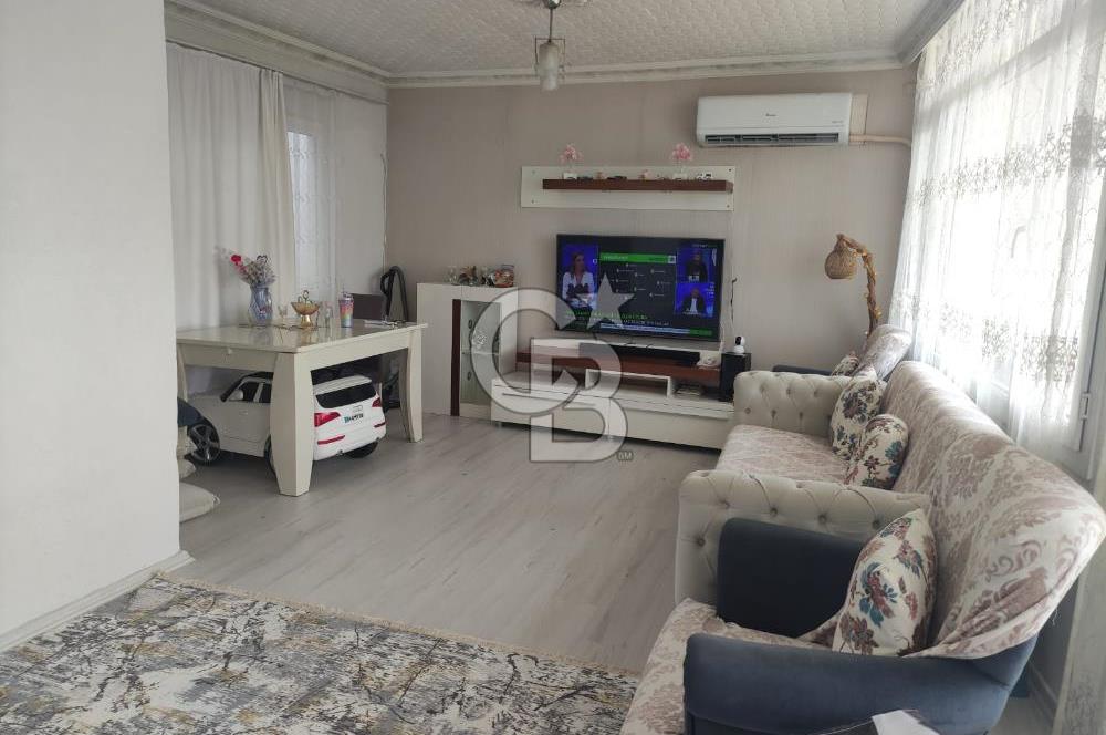 Konak'ta; Yaşam-Yatırım İçin Uygun, Önü Açık Komple Satılık Bina