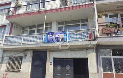 Konak'ta; Yaşam-Yatırım İçin Uygun, Önü Açık Komple Satılık Bina