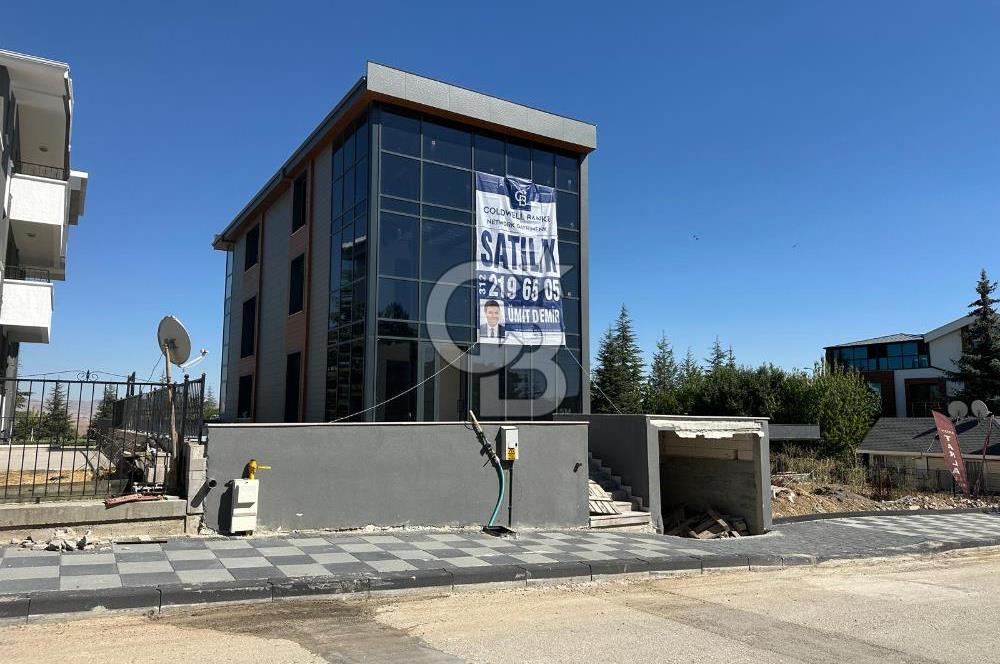 ANKARA GÖLBAŞI İNCEK BULVARINA CEPHE 650M2 EŞSSİZ SATILIK BİNA