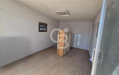 İZMİT MERKEZ CADDE ÜZERİ İŞMERKEZİNDE ZEMİN KAT SATILIK DÜKKAN